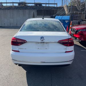 VOLKSWAGEN PASSAT 2.0T SE - 7