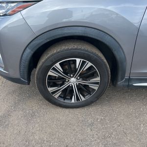 صورة 17 لـ 2019 Mitsubishi ECLIPSE CROSS SE