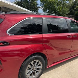 2021 Toyota SIENNA XLE 8-PASSENGER photo 9
