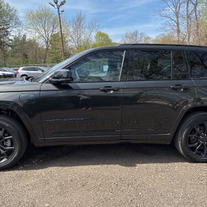 JEEP GRAND CHEROKEE 4XE 30TH ANNIVERSARY - 4