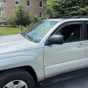 2004 Toyota 4RUNNER SR5 photo 2