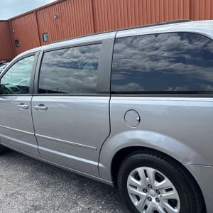 صورة 6 لـ 2017 Dodge GRAND CARAVAN SE