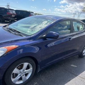 HYUNDAI ELANTRA GLS - 2