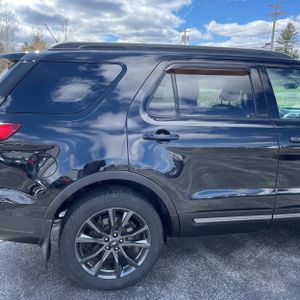 FORD EXPLORER XLT - 9