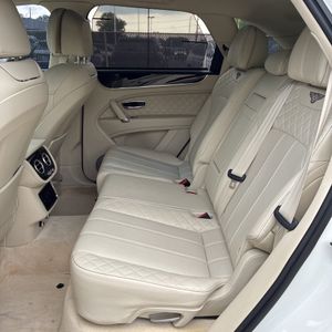 2017 Bentley BENTAYGA BASE — фото 33