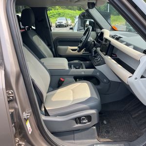 2023 LAND Rover DEFENDER 130 X-DYNAMIC SE — фото 32