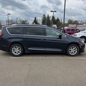 CHRYSLER PACIFICA TOURING L - 10