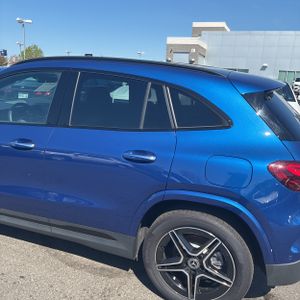 MERCEDES-BENZ GLA - 6