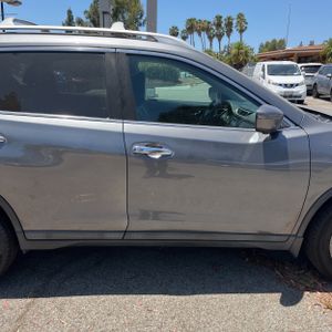 2016 Nissan ROGUE SL 照片 9