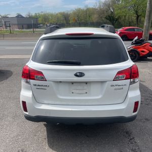 SUBARU OUTBACK PREMIUM - 7