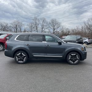 KIA TELLURIDE S - 10