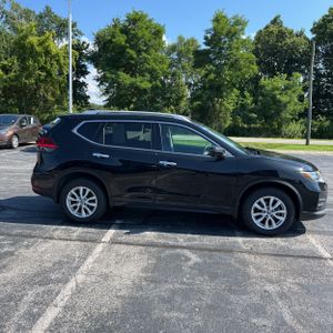 2017 Nissan ROGUE SV — фото 10