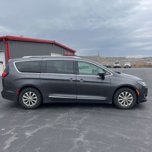 CHRYSLER PACIFICA TOURING L - 10