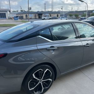 NISSAN ALTIMA SR FWD - 9