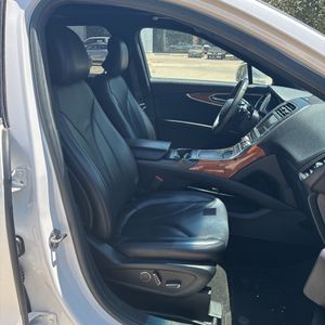 2019 Lincoln NAUTILUS RESERVE — миниатюра 33