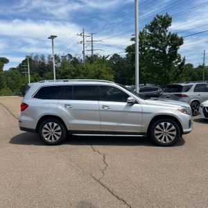 MERCEDES-BENZ GLS - 10