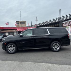 CHEVROLET SUBURBAN PREMIER - 3