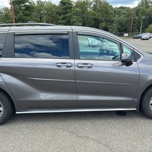 2023 Toyota SIENNA LE 8-PASSENGER 照片 11