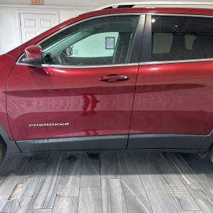2019 JEEP CHEROKEE LATITUDE PLUS 照片 3