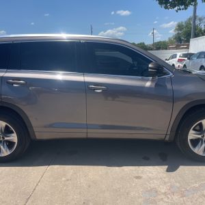 صورة مصغرة 11 لـ 2017 Toyota HIGHLANDER LIMITED