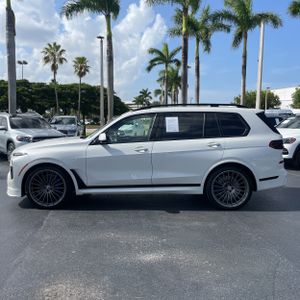 صورة 3 لـ 2024 BMW X7 ALPINA XB7