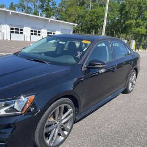 VOLKSWAGEN PASSAT 2.0T S - 2