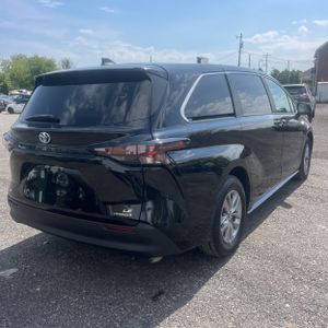 TOYOTA SIENNA - 8