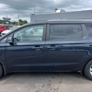 2015 KIA SEDONA LX photo 4