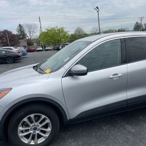 FORD ESCAPE SE - 2