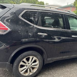 2015 Nissan ROGUE SV 照片 9