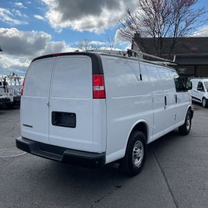 CHEVROLET EXPRESS 2500 - 8