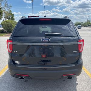 FORD EXPLORER XLT - 7