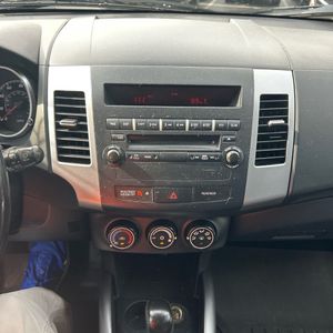 صورة 39 لـ 2012 Mitsubishi OUTLANDER SE