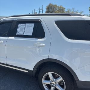 FORD EXPLORER XLT - 6