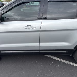 FORD EXPLORER XLT - 4