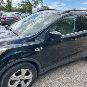FORD ESCAPE SE - 2