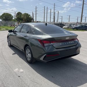 صورة 5 لـ 2024 Hyundai ELANTRA SE