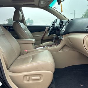 2011 Toyota HIGHLANDER LIMITED 缩略图 32
