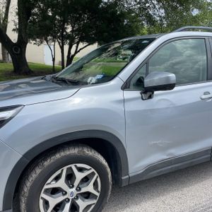 SUBARU FORESTER PREMIUM - 2