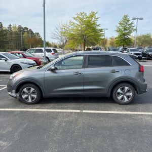 KIA NIRO LX - 3