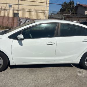 صورة 3 لـ 2017 KIA FORTE LX