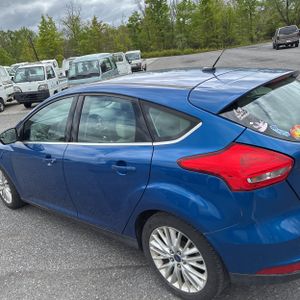 FORD FOCUS TITANIUM - 6