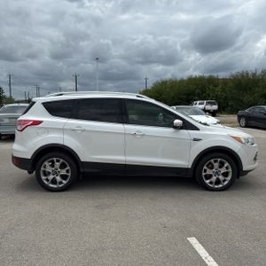 FORD ESCAPE TITANIUM - 10