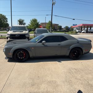 صورة 3 لـ 2019 Dodge CHALLENGER R/T SCAT PACK