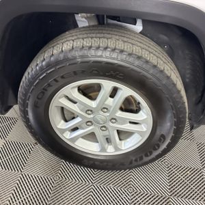 2024 JEEP GRAND CHEROKEE LAREDO — миниатюра 18