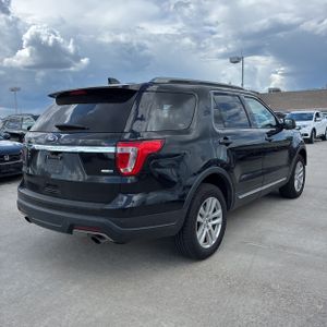 FORD EXPLORER XLT - 8