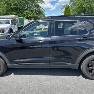 FORD EXPLORER ST - 4