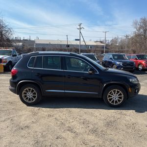 VOLKSWAGEN TIGUAN R-LINE - 10