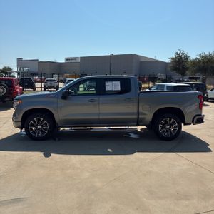 صورة 3 لـ 2023 Chevrolet SILVERADO 1500 RST
