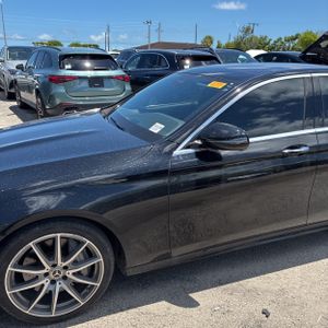 MERCEDES-BENZ E-CLASS - 2